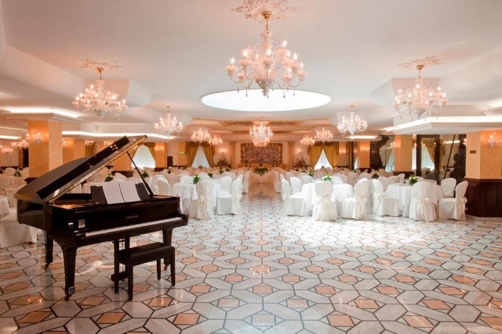 Resort Villa Antica Еболи Екстериор снимка