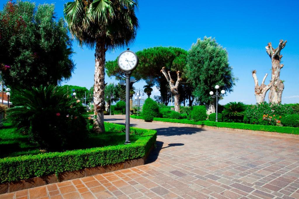 Resort Villa Antica Еболи Екстериор снимка