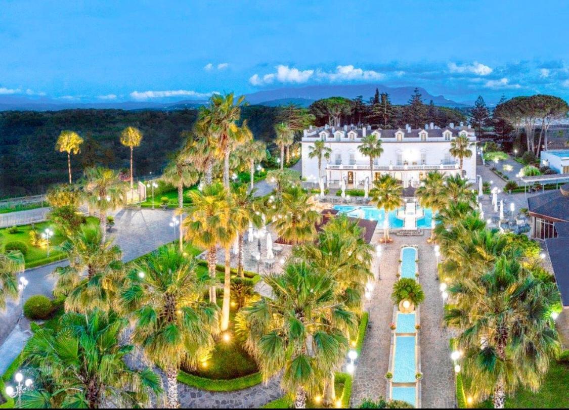 Resort Villa Antica Еболи Екстериор снимка